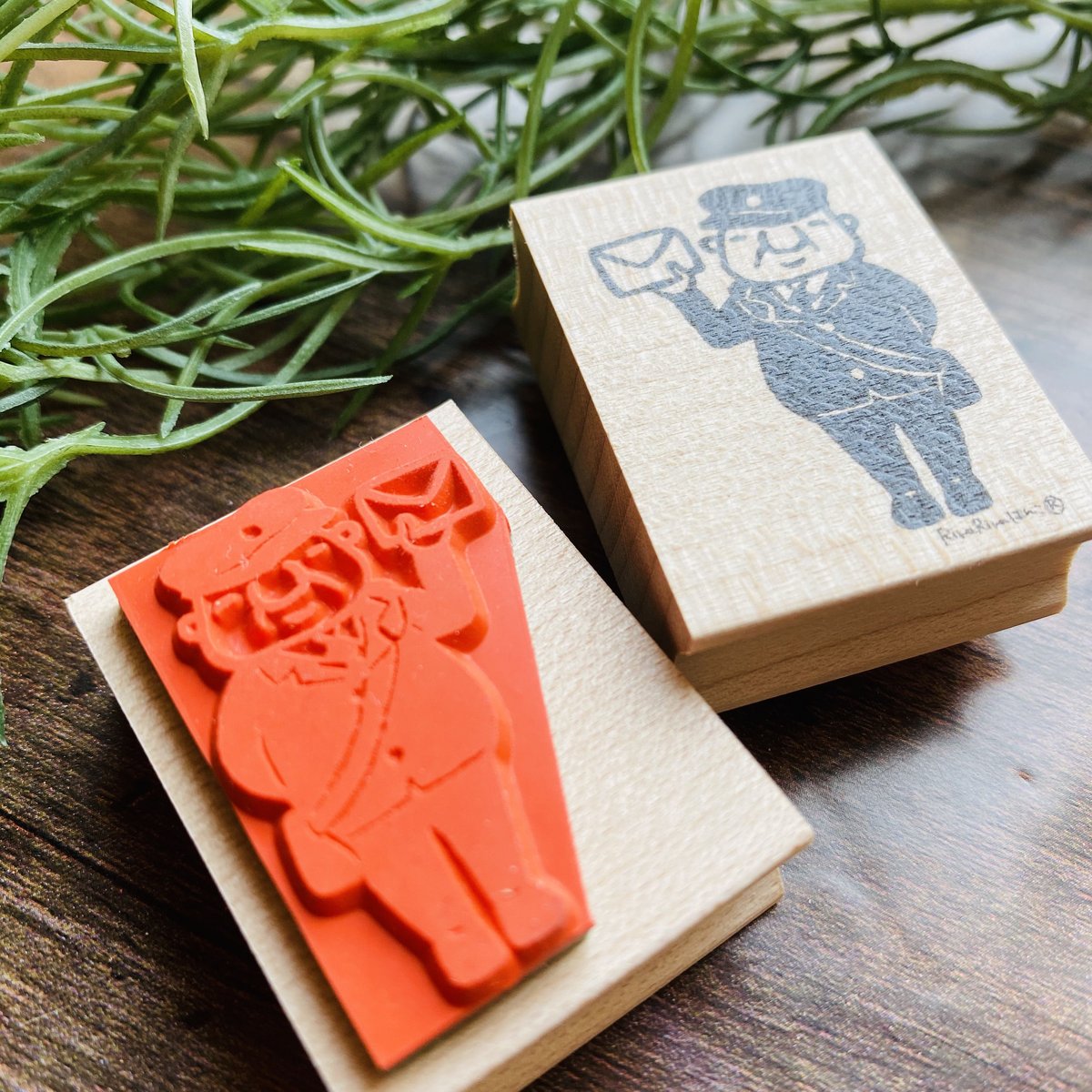 【740】ラバースタンプ   郵便配達員とブラウニー 740】ラバースタンプ 郵便配達員とブラウニー