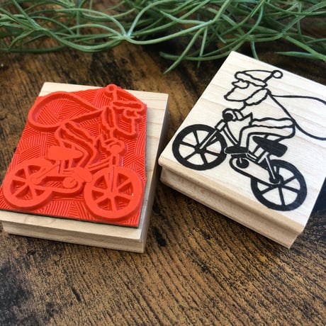 【サンタの立ちこぎ】デザインはんこ40x48mm_R249