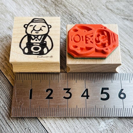 【岩井係長のカメラ】デザインはんこ26x30mm_R541