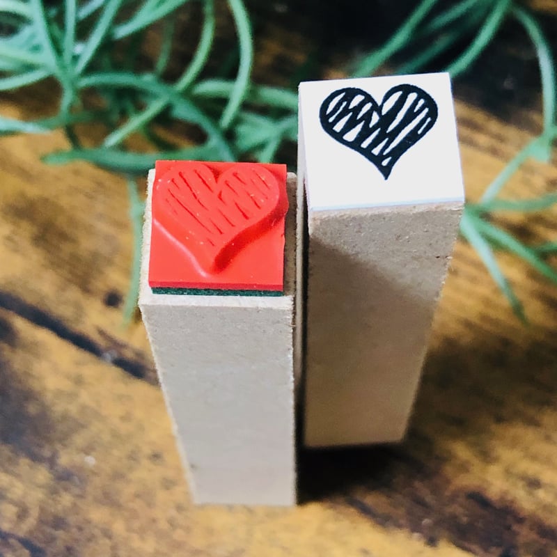 ギザギザハート10mm角】絵文字はんこ10x10mm_R346 | RiraRiraはんこストア