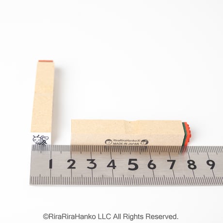 【ミツバチちゃん10mm角】絵文字はんこ10x10mm_R1298