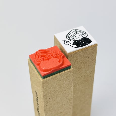 【マロンちゃんの指さし15mm角】デザインはんこ15x15mm_R588