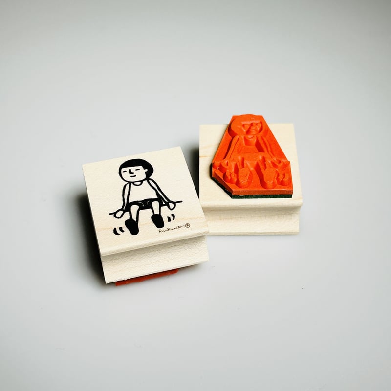 お座りまもるくん＊26mmx30mm＊ラバースタンプ＊R778 | RiraRira