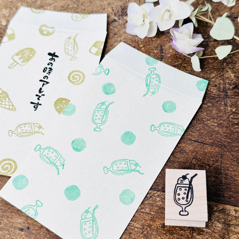 顔つきクリームソーダ＊20mmx26mm＊ラバースタンプ＊R928 | RiraRira