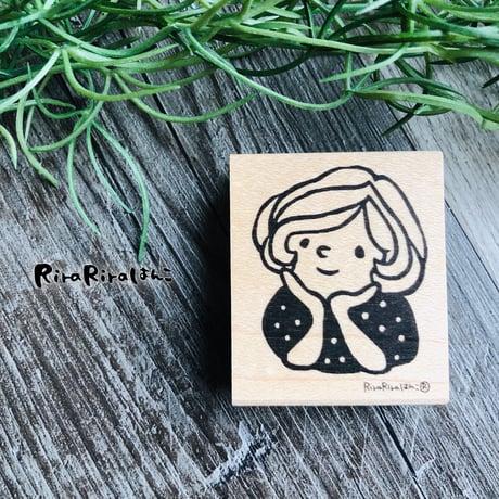 【マロンちゃんのほおづえ】デザインはんこ40x48mm_R400