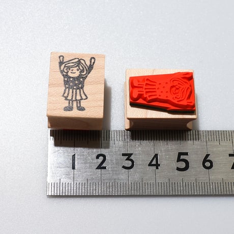 【マロンちゃんのバンザイ】デザインはんこ20x26mm_R893