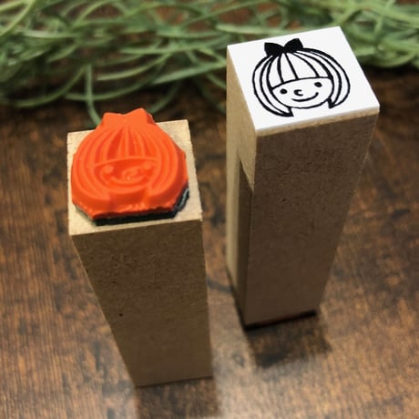 【くるみちゃんの顔だけ15mm角】デザインはんこ15x15mm_R175