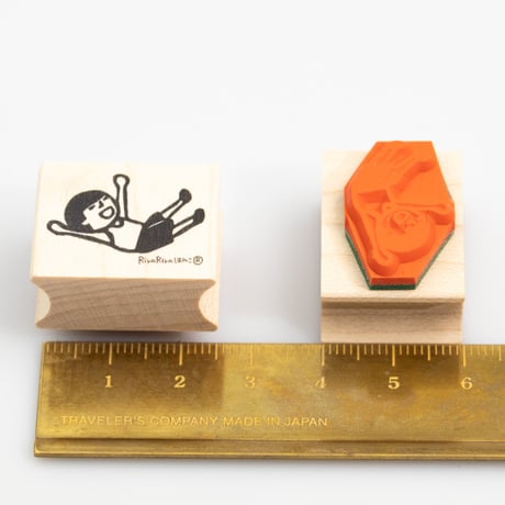 【まもるくんの胴上げ】デザインはんこ20x26mm_R800