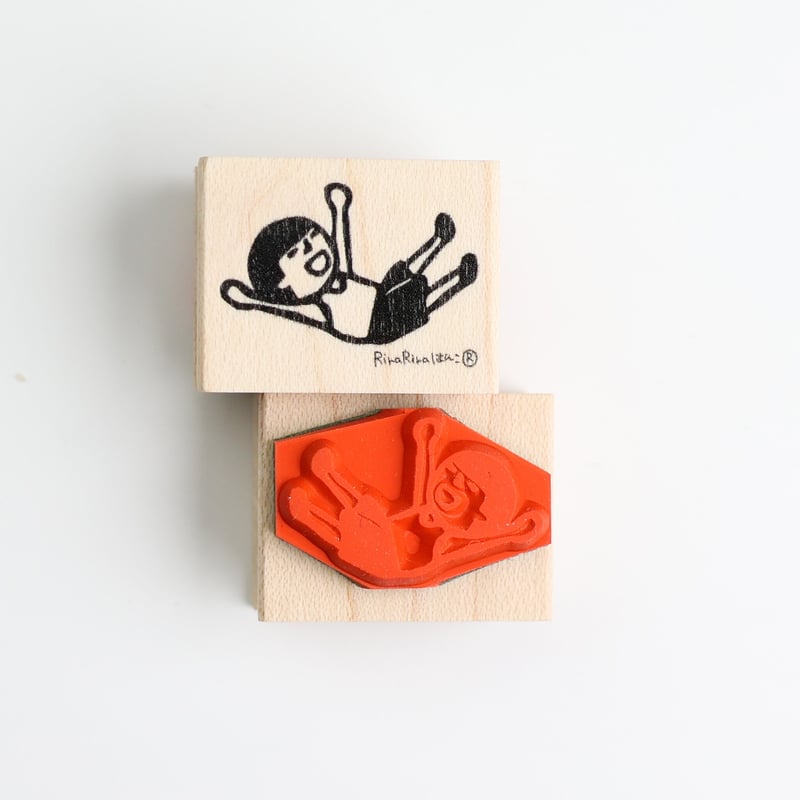 胴上げまもるくん＊20mmx26mm＊ラバースタンプ＊R800 | RiraRira