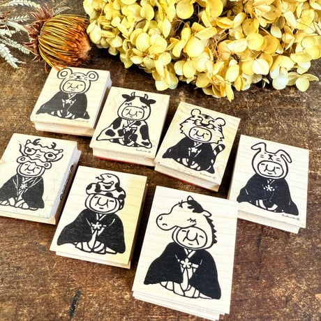 【岩井係長のうま年三つ指】デザインはんこ40x48mm_R1104