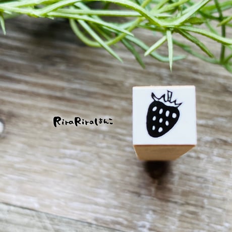 【いちご10mm角】絵文字はんこ10x10mm_R446