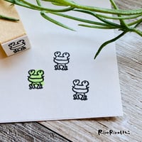 【カエルくん10mm角】絵文字はんこ10x10mm_R461