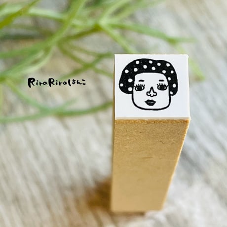 【和田福笑ちゃんの顔だけ10mm角】絵文字はんこ10x10mm_R533