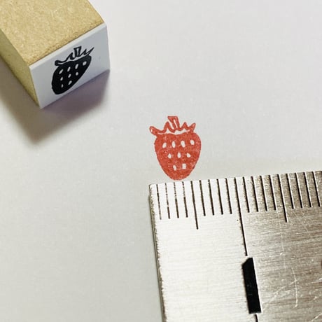 【いちご10mm角】絵文字はんこ10x10mm_R446