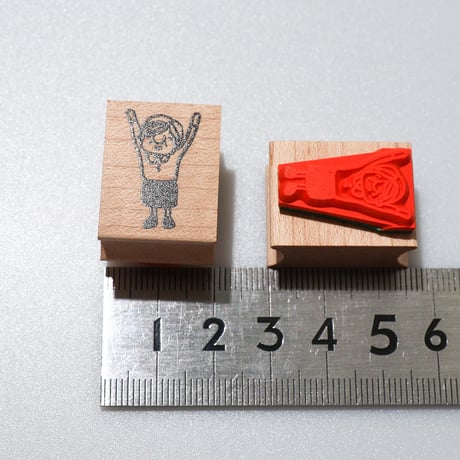 【在庫処分のため500円均一】ばんざい岩井はつよさん＊20ｍｍｘ26ｍｍ＊ラバースタンプ＊R896