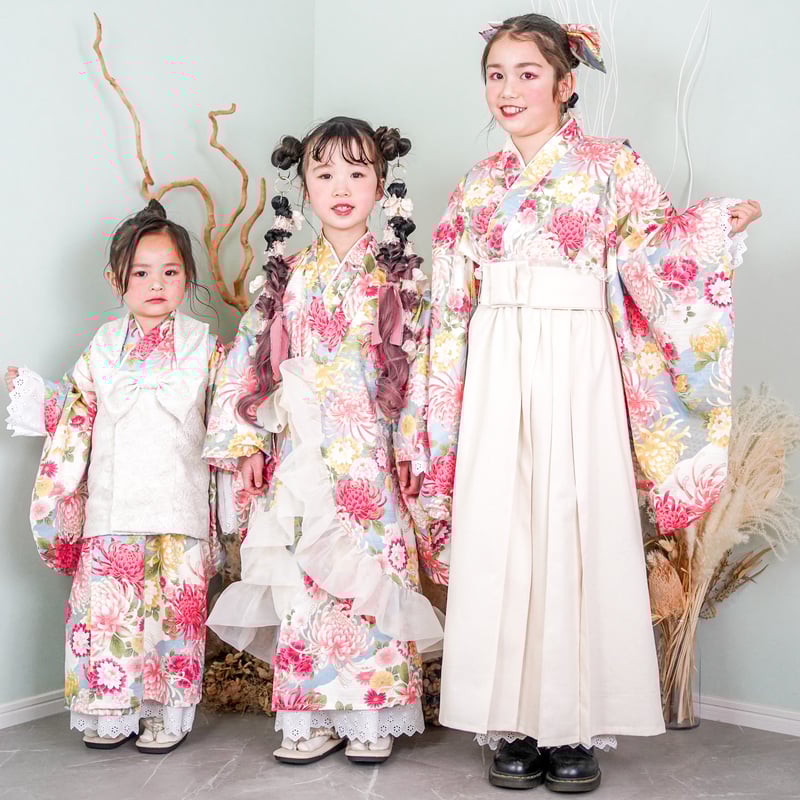 nicoさま七五三着物 専用ページ 2種類 nicoさま七五三着物 専用ページ 2種類 7歳七五三 セット 赤系着物 ②