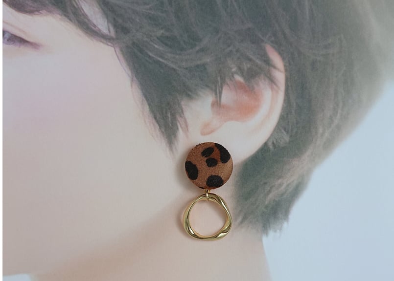 再13レオパードボタンピアスイヤリングヒョウ茶色ブラウンアニマル