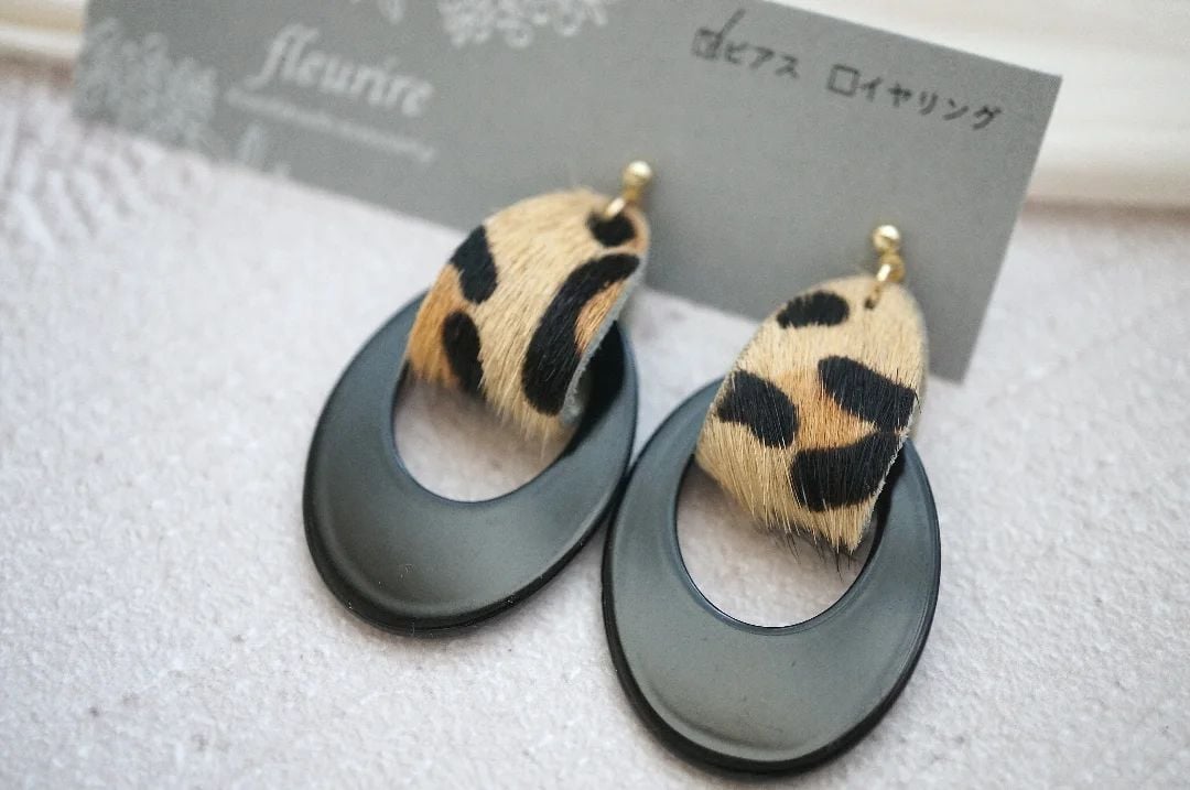 再13レオパードボタンピアスイヤリングヒョウ茶色ブラウンアニマル