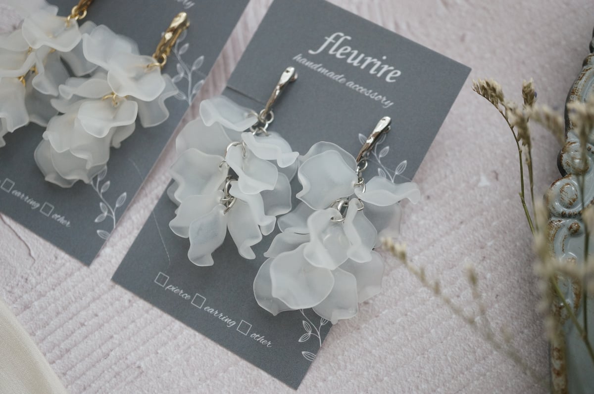 frost flower』silver～揺れる花びらピアス/イヤリング ✳️サージカル