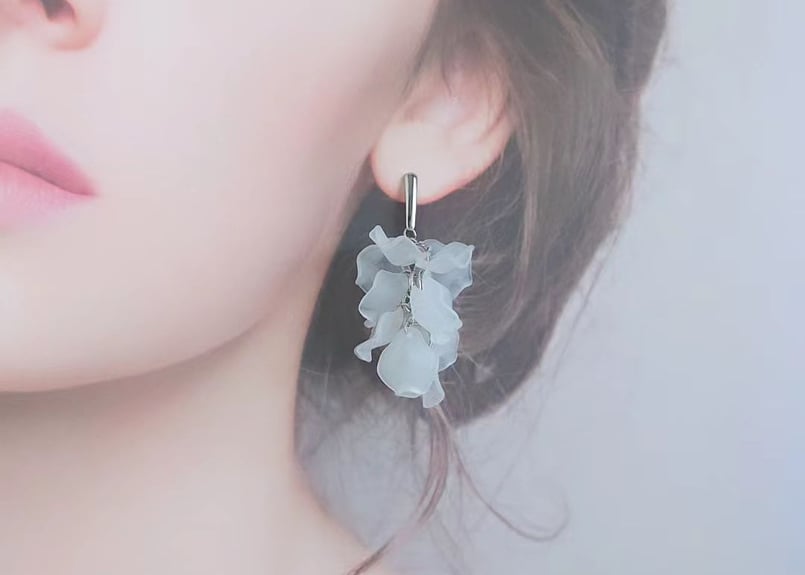 frost flower』silver～揺れる花びらピアス/イヤリング ✳️サージカル