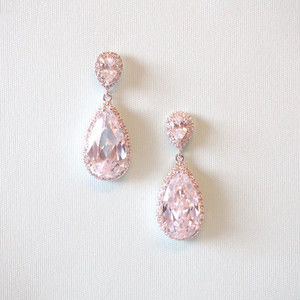 1607 アメリカ製ハンドメイド　　ティアドロップ✨️✨️　ローズクォーツピアス ピアス】ティアドロップ | Thalia bespoke Bridal