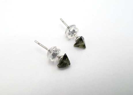 モルダバイト ピアス
