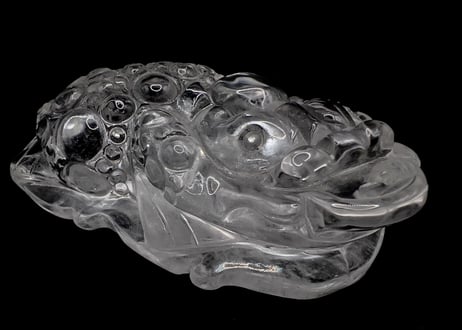 水晶 三本脚カエル