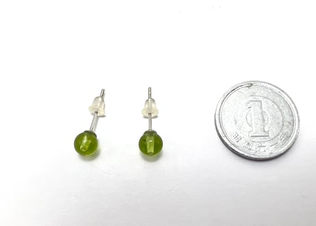 ペリドット ピアス