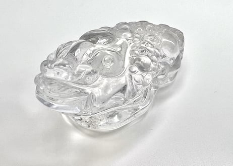 水晶三本脚かえる　大