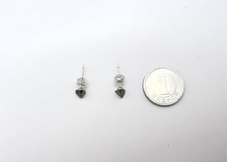 モルダバイト ピアス