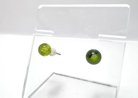 ペリドット ピアス