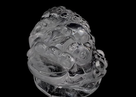 水晶 三本脚カエル