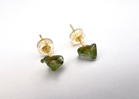 モルダバイトピアス