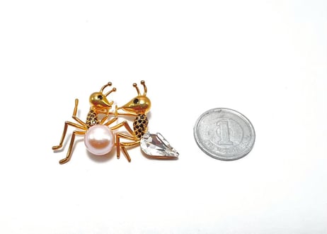 🐜ありんこブローチ