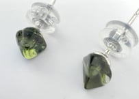 モルダバイト ピアス