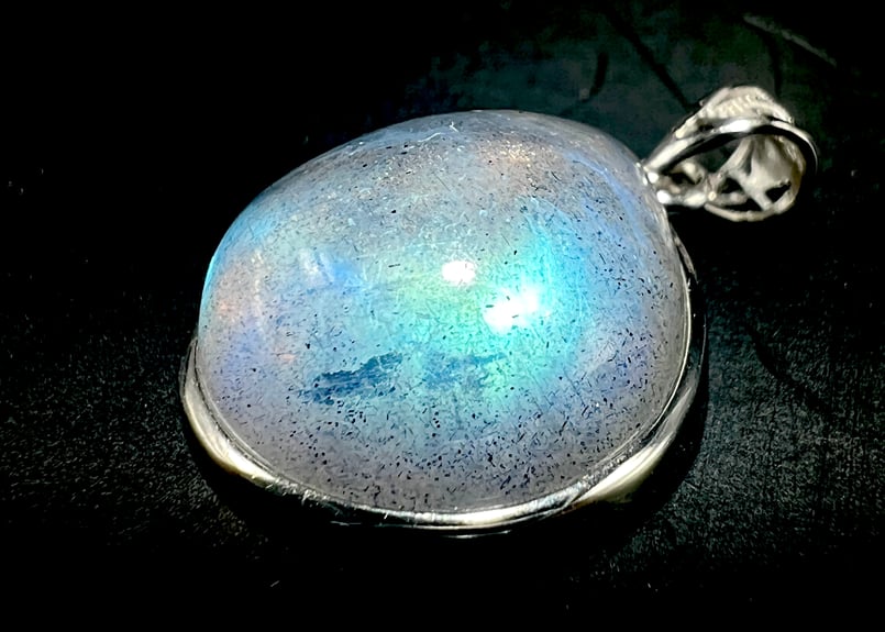 スギライト、ラブラドライト、アパタイトたん！なんか変わった雰囲気