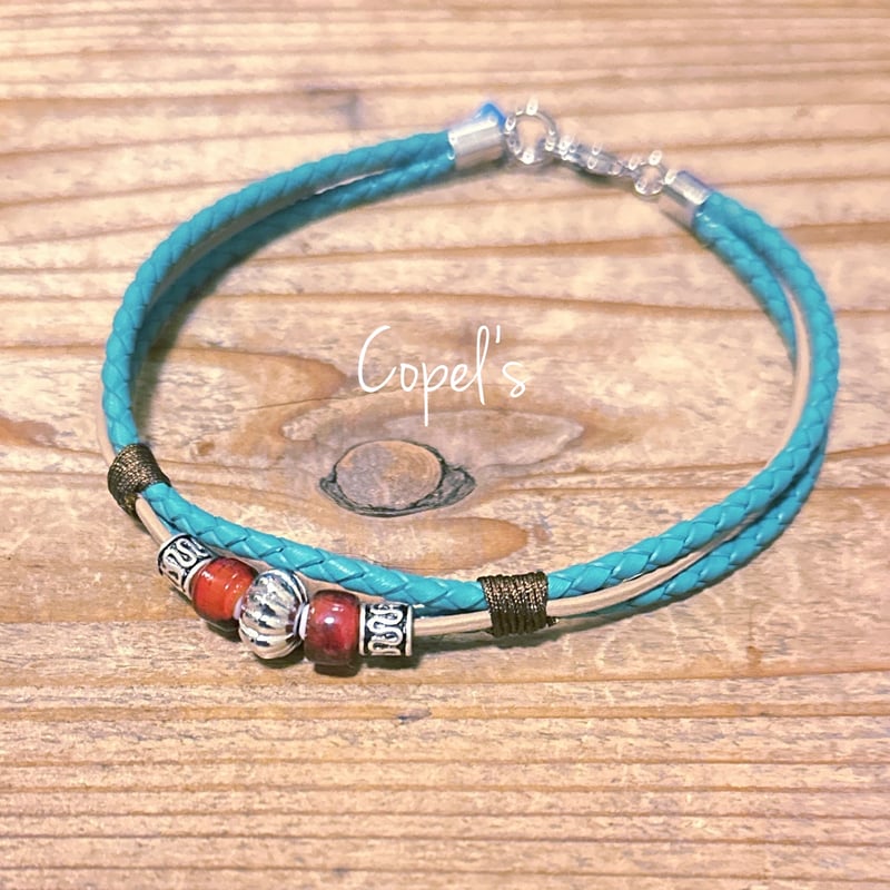 ホワイトハーツのビーズがポイントの本革編み込みコード☆チョーカー