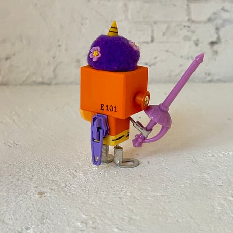E101