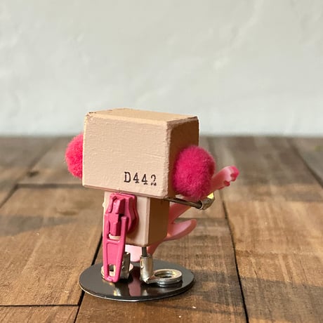 D442