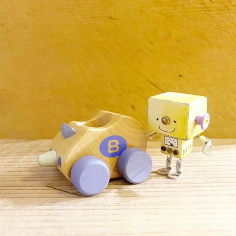 B873
