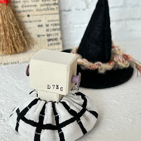 D736