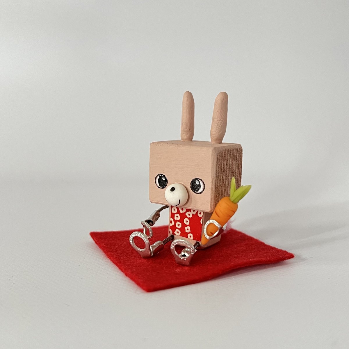 干支ちょこん「うさぎ」座ってる子 | CHOCONWORKS