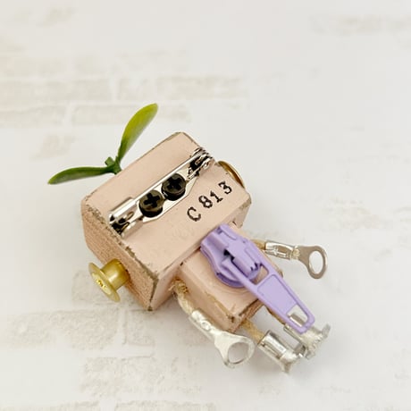 C813
