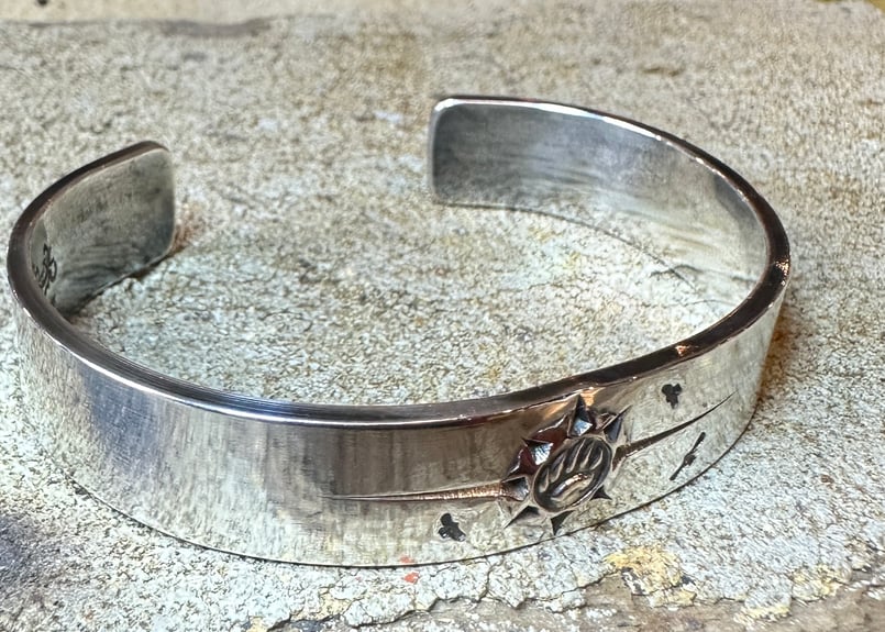 ファーストアローズ FIRST ARROW's 平打ちバングル 太陽神 平打ちバングル / 太陽神 | DearStock