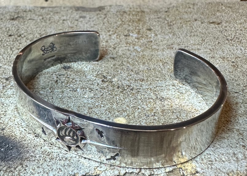 ARIZONA FREEDOM 全銀 5mm 太陽神 唐草 平打ち バングル B-46