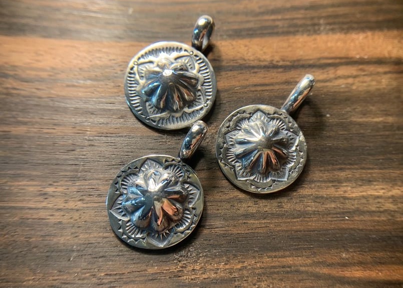 アポロコンチョペンダント / ラウンド | DearStock