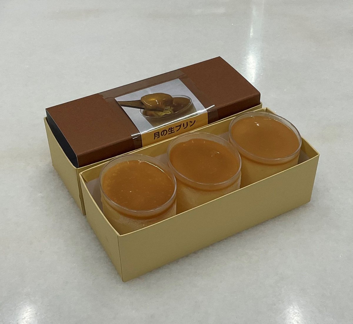 リピートプリン様HC1003本とクリーム1本