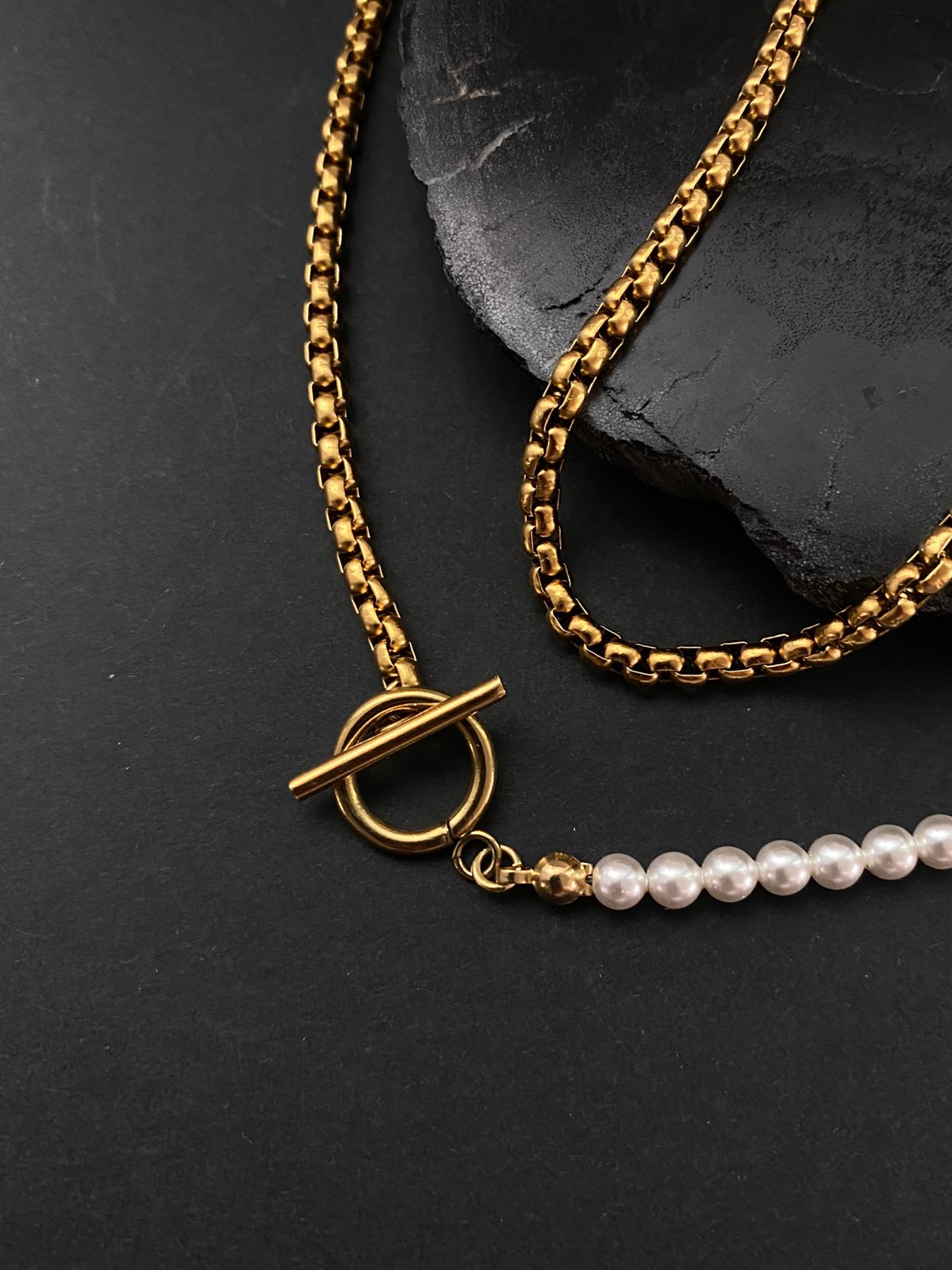 ADORE✨未使用級　ロングジレ　ダブルフェイス　ステッチ　ゴールドチェーン gold パールロングネックレス | Shiori 栞 Accessory