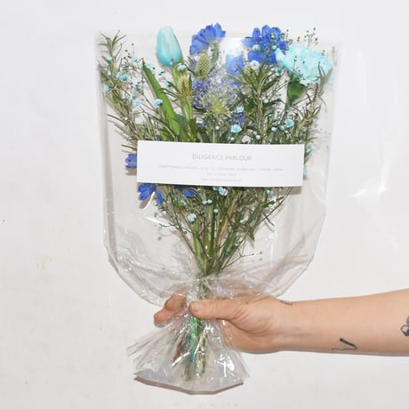 Seasonal bouquet / AZURE