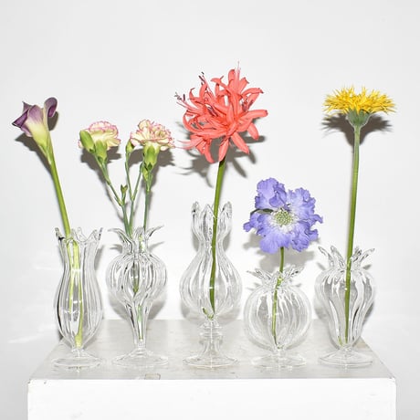Glass flower vase